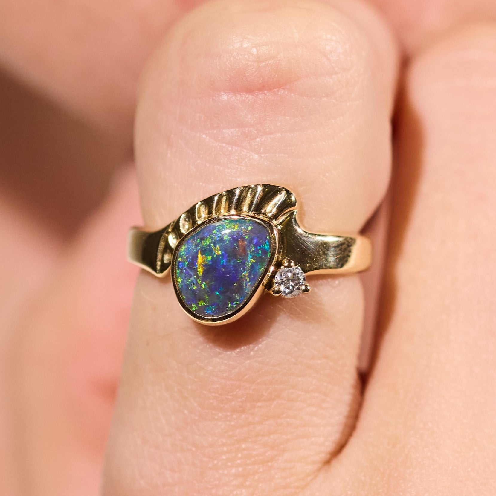 9k gold solid opal ring dark blue green